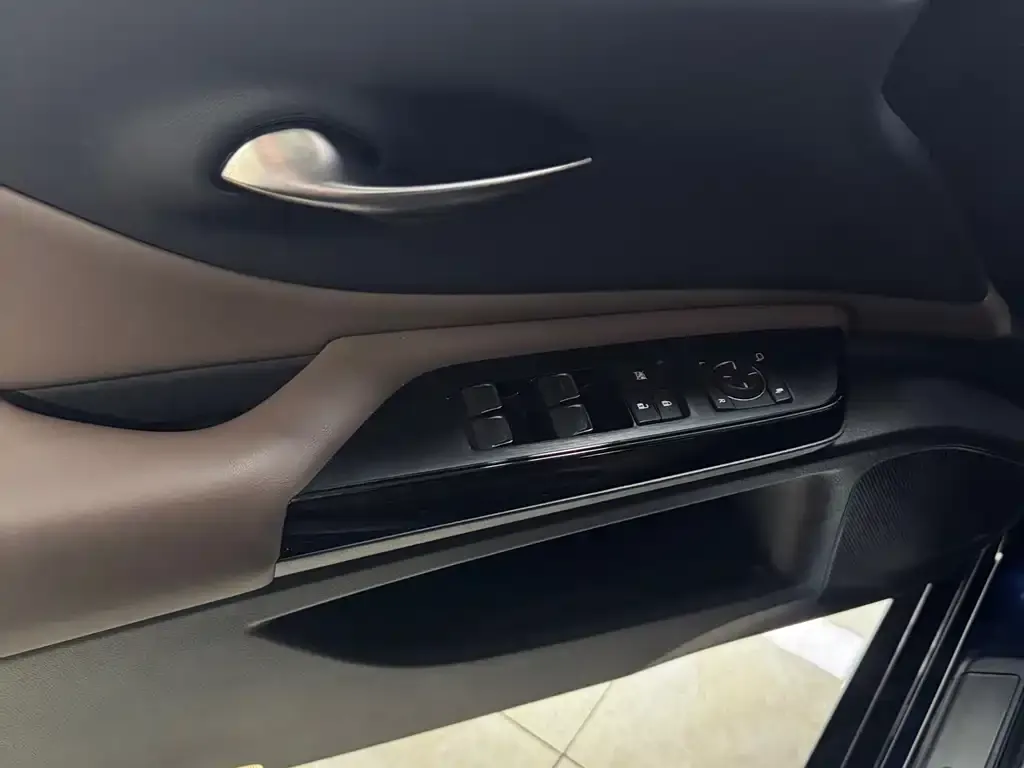 Lexus ES 2023 из CN, фото 2