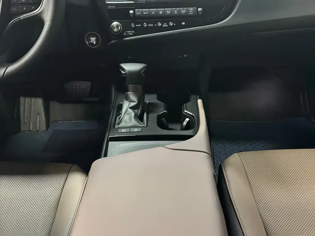 Lexus ES 2023 из CN, фото 8