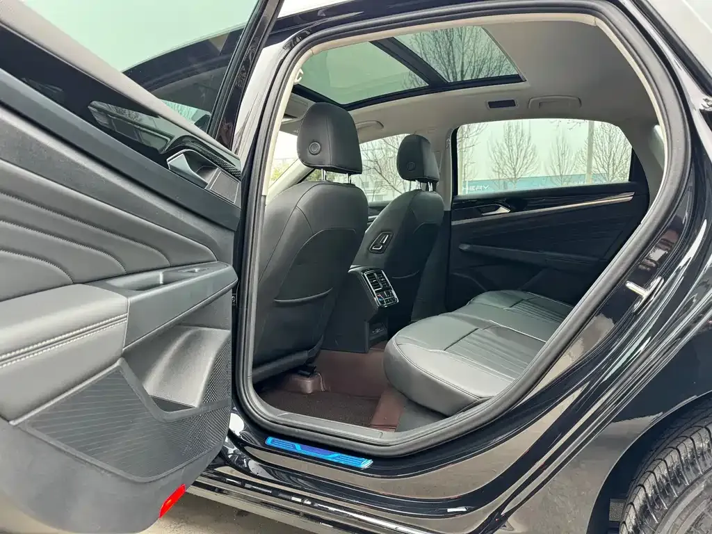 Volkswagen Passat — фото 6