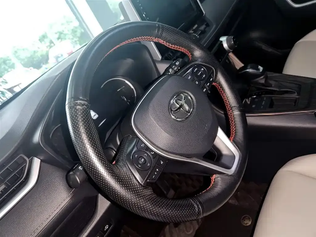 Toyota RAV4 2022 из CN, фото 6