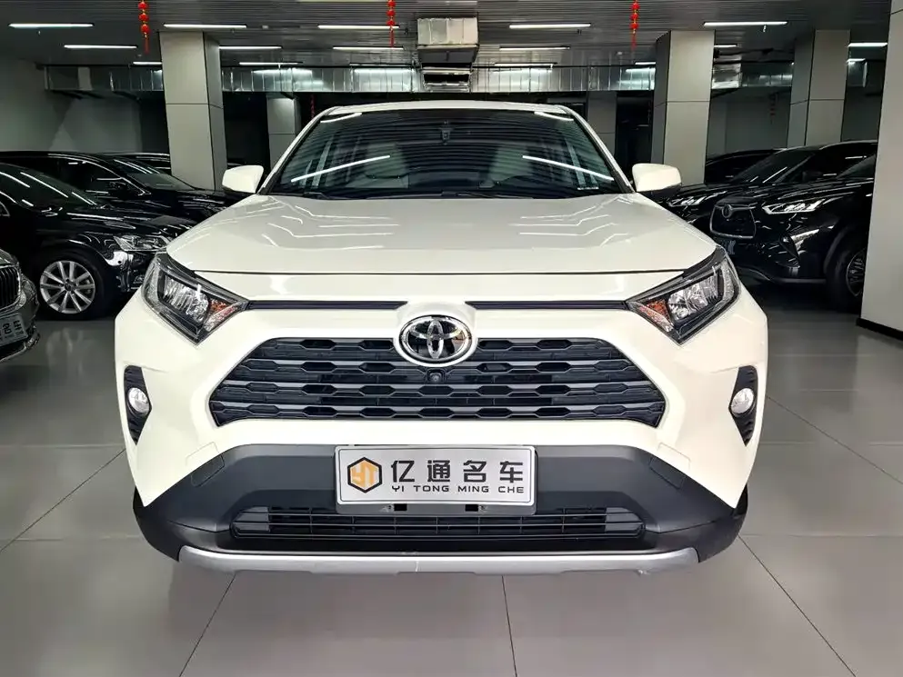 Toyota RAV4 2022 из CN, фото 3