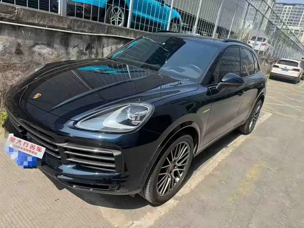 Porsche Cayenne Hybrid — фото 1