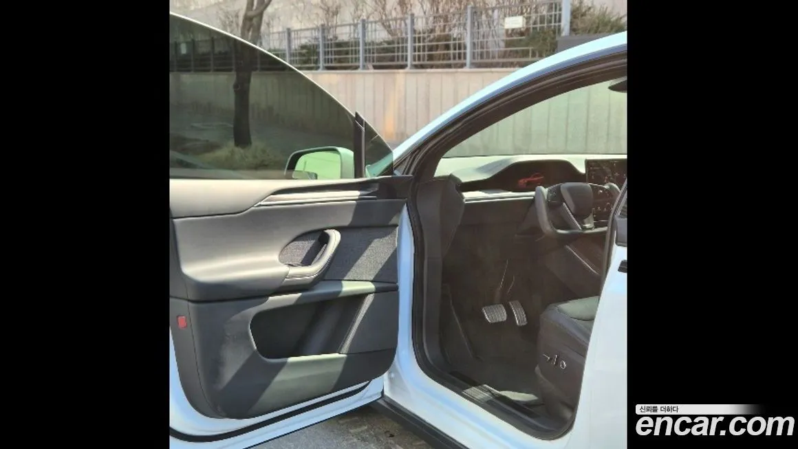 Tesla Model X 2023 из KR, фото 5