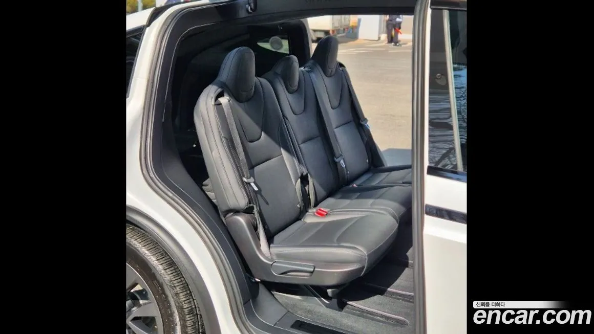 Tesla Model X 2023 из KR, фото 9