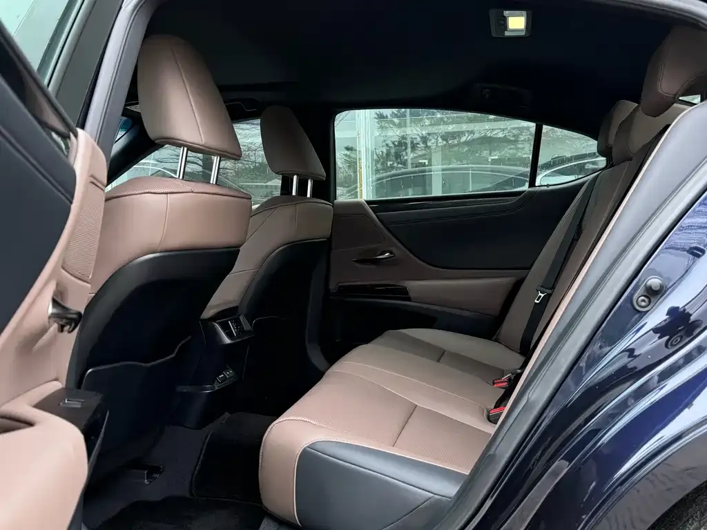 Lexus ES 2024 из CN, фото 2