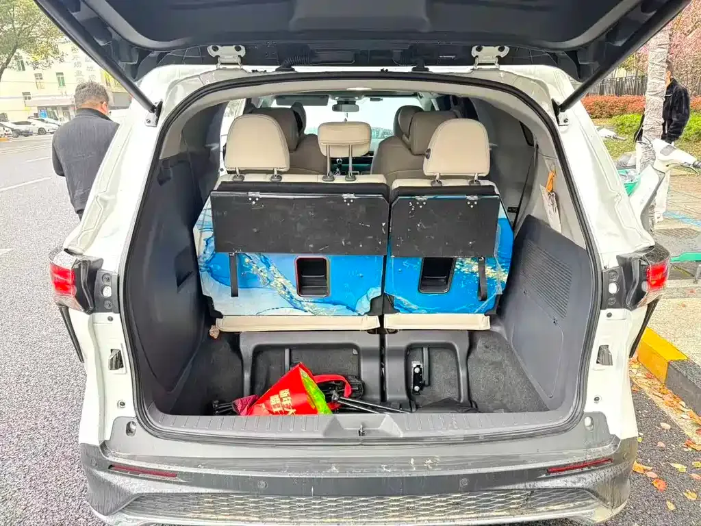 Toyota Granvia — фото 5
