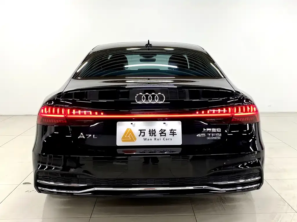 Audi A7L — фото 5