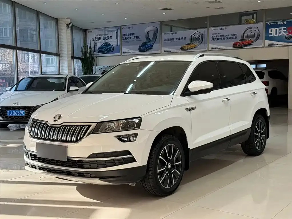 Skoda Karoq — фото 1