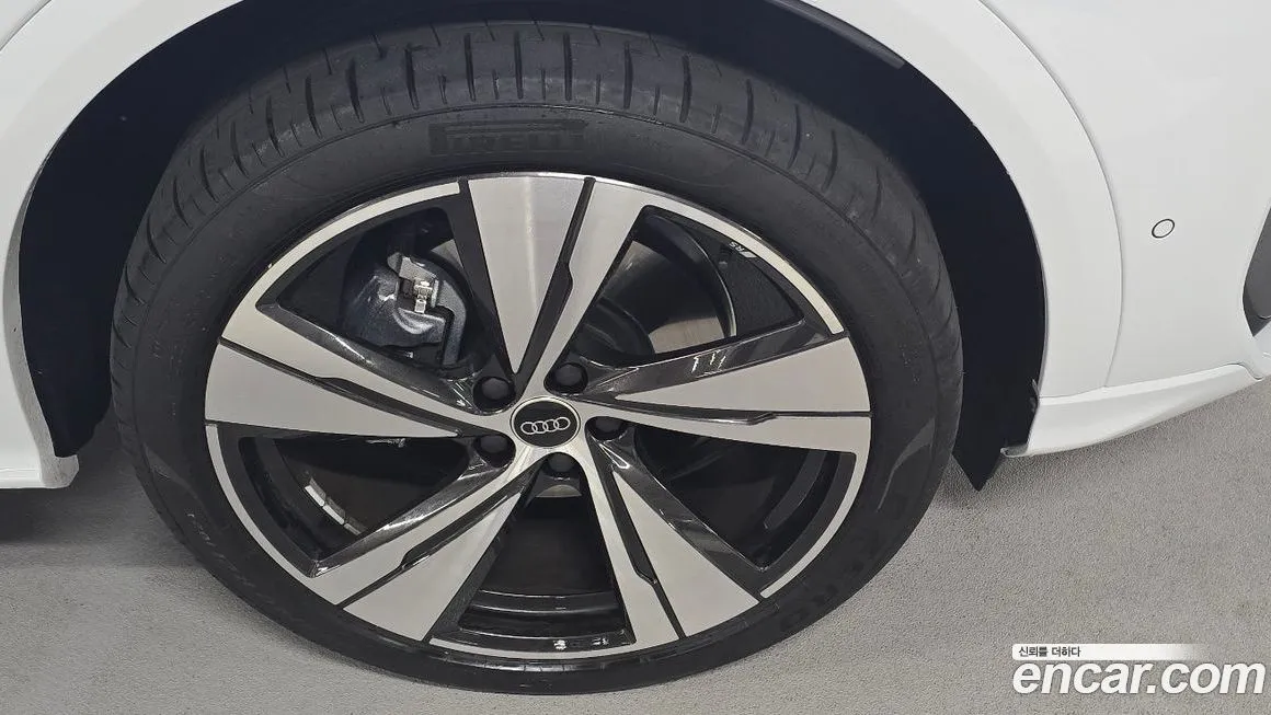 Audi Q5 2025 из KR, фото 7