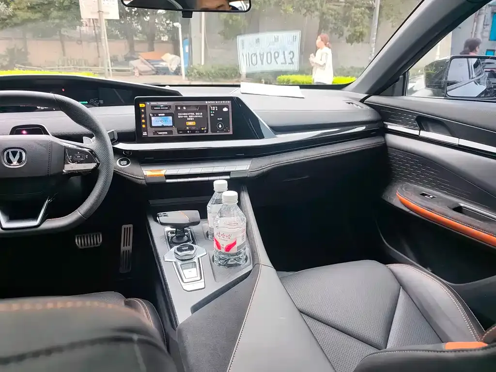 Changan UNI-V 2023 из CN, фото 2