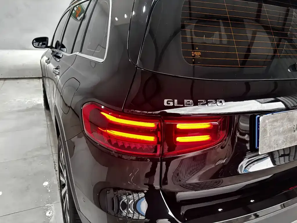 Mercedes-Benz GLB — фото 10