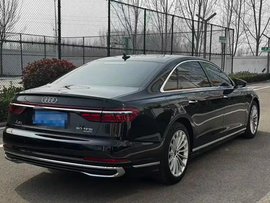 Audi A8 2023 из CN, фото 9
