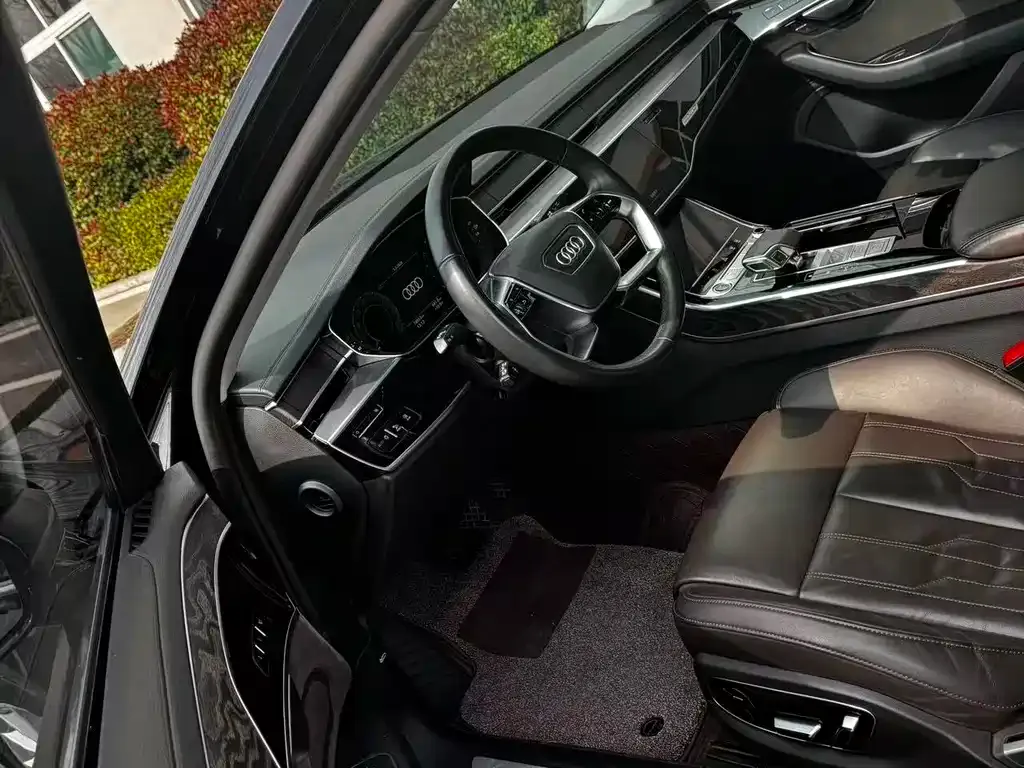 Audi A8 2023 из CN, фото 8