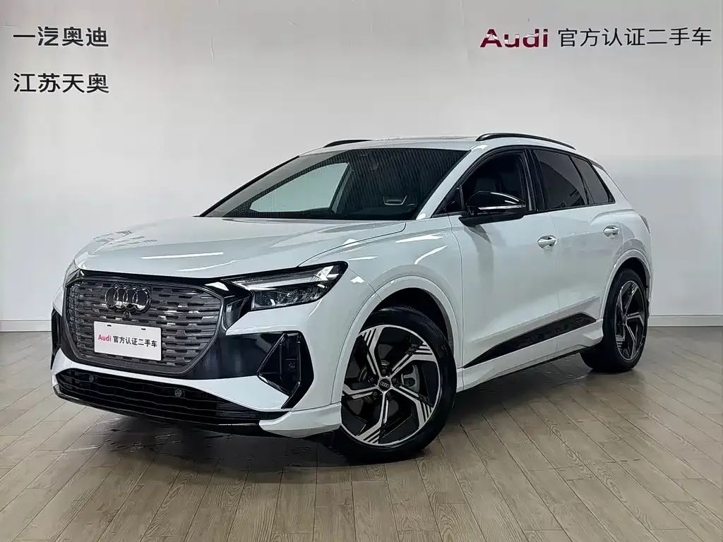 Audi Q4 e-tron — фото 1