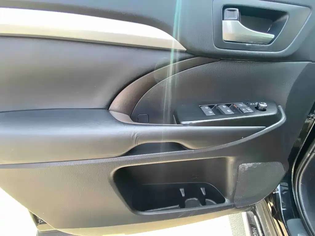 Toyota Highlander 2021 из CN, фото 2