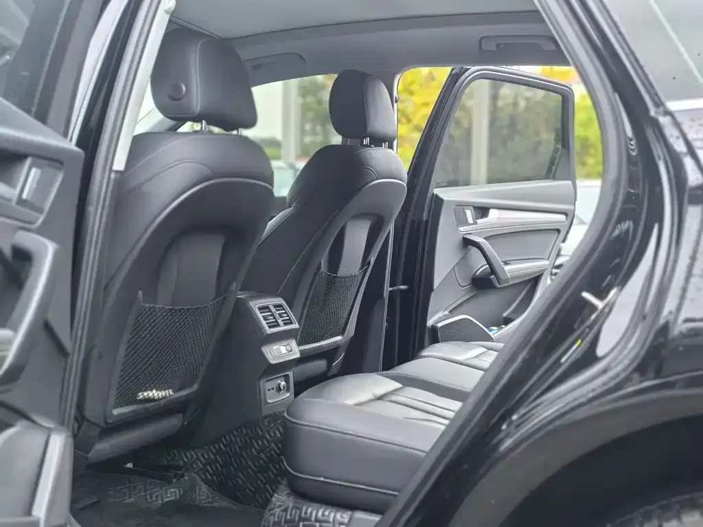 Audi Q5L 2024 из CN, фото 2