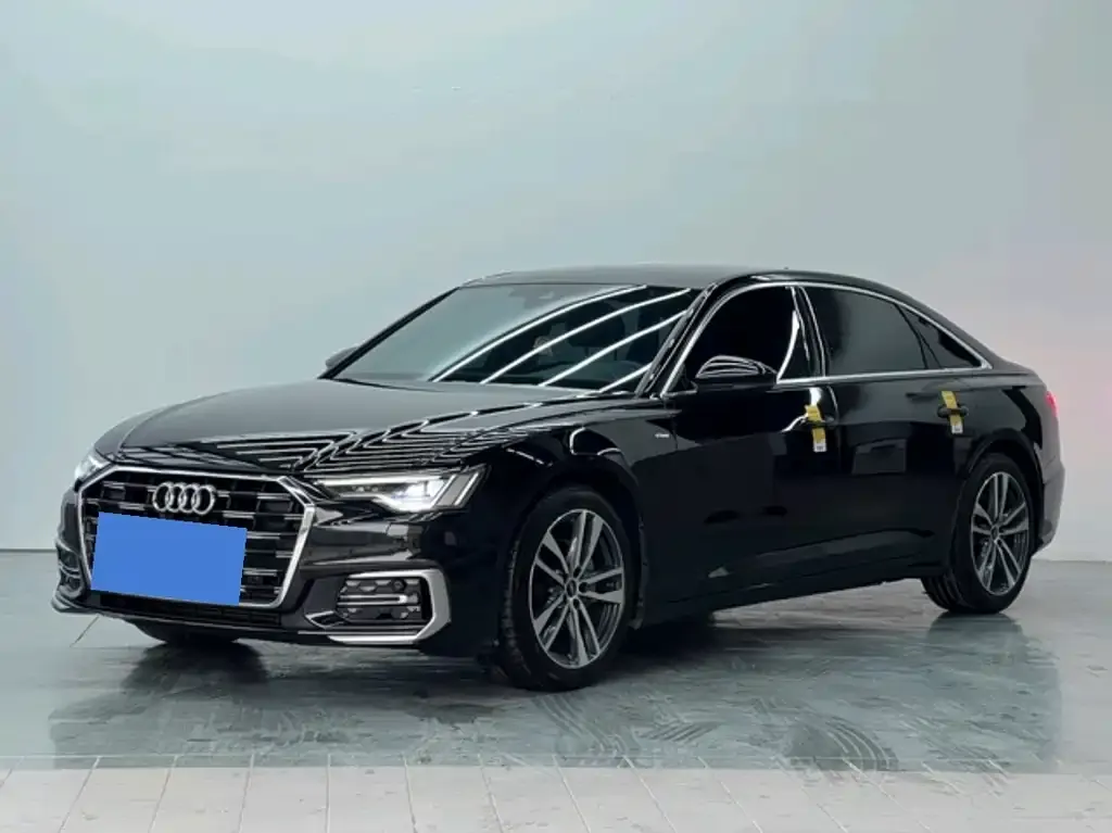 Audi A6L — фото 1