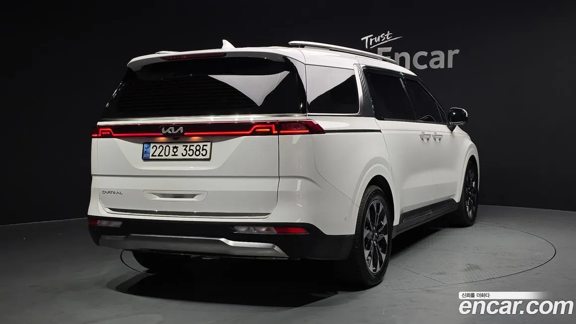 Kia Carnival — фото 4