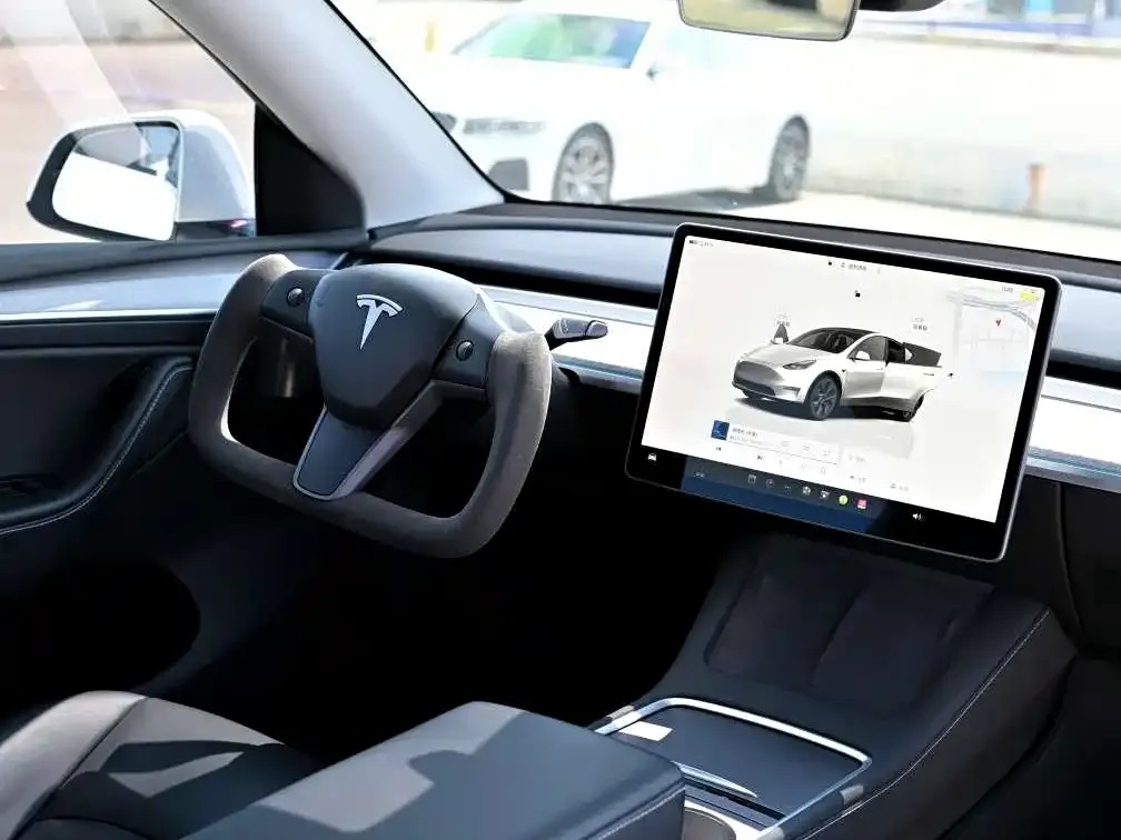 Tesla Model Y 2023 из CN, фото 2