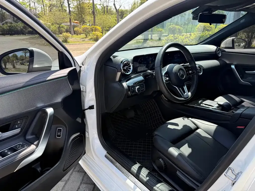 Mercedes-Benz A-Class — фото 10
