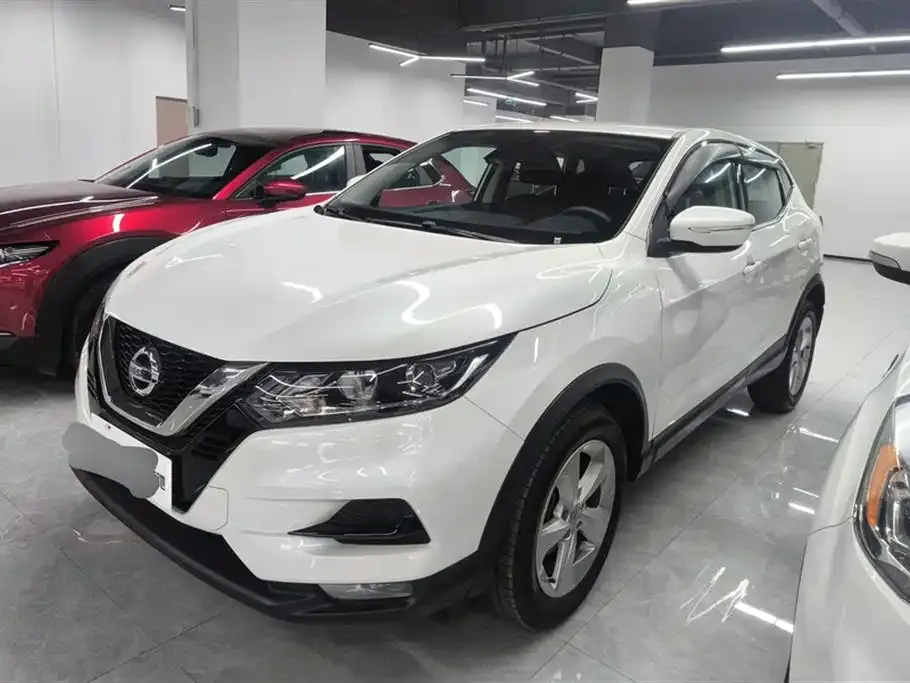 Nissan Qashqai — фото 1