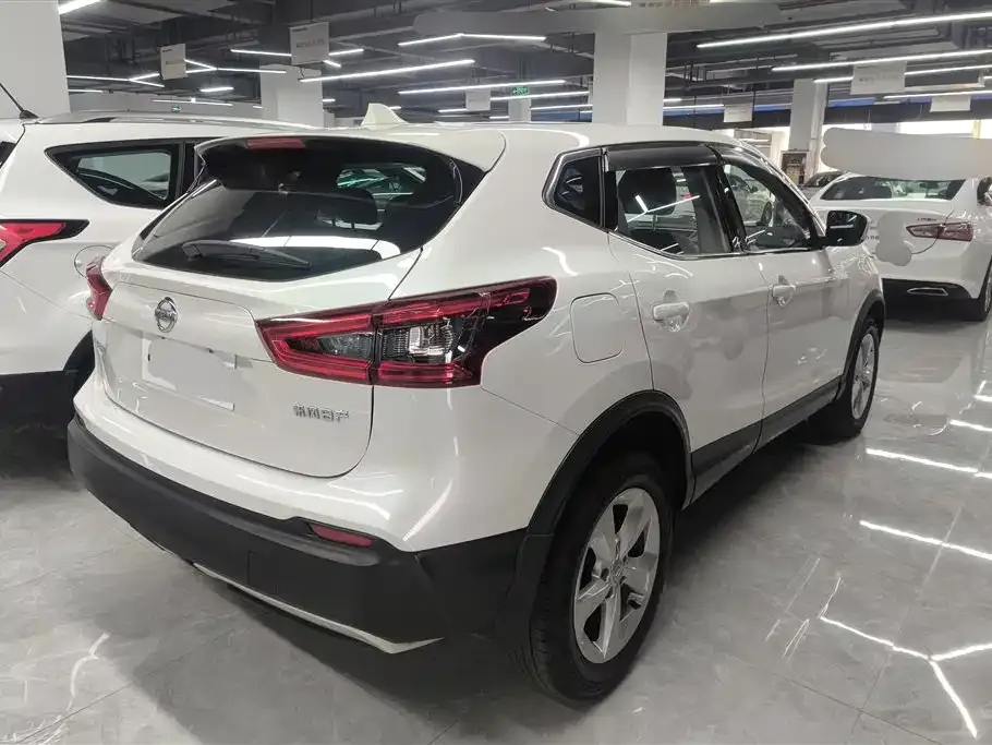 Nissan Qashqai — фото 2