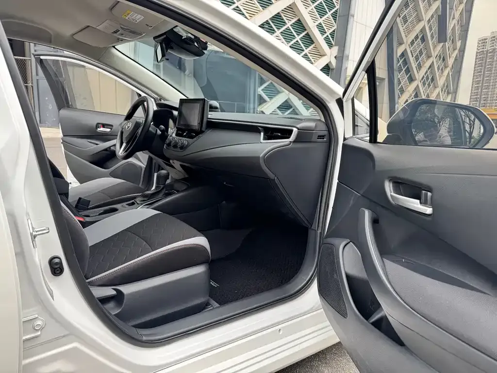 Toyota Corolla 2024 из CN, фото 2