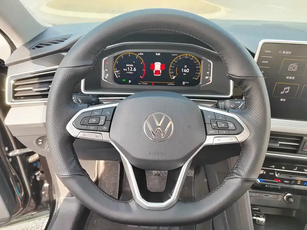Volkswagen Tiguan L — фото 3