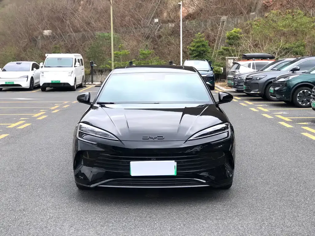BYD Seal — фото 10