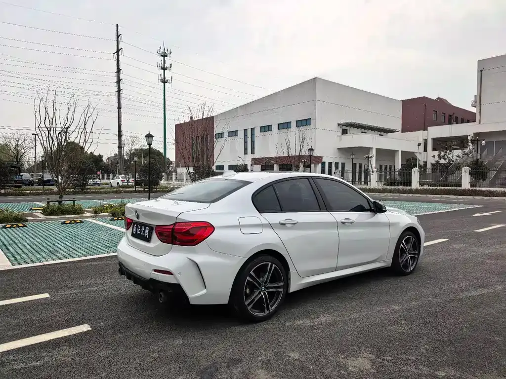 BMW 1 Series 2023 из CN, фото 6