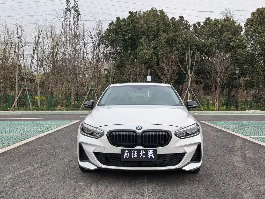 BMW 1 Series 2023 из CN, фото 8