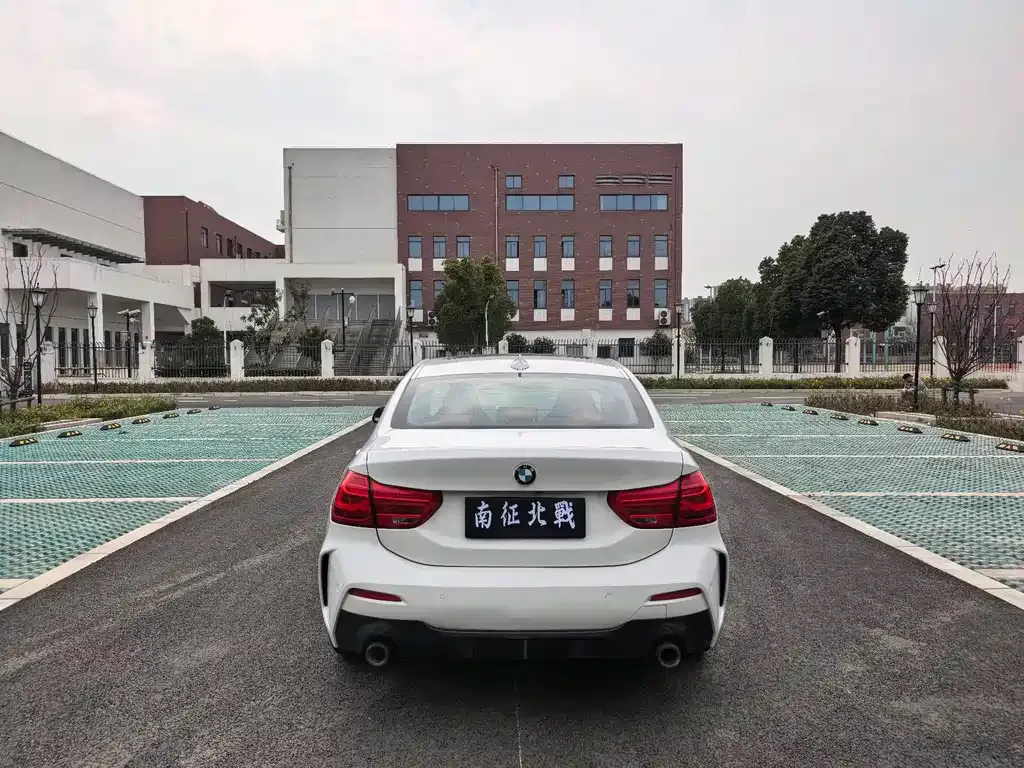 BMW 1 Series 2023 из CN, фото 10