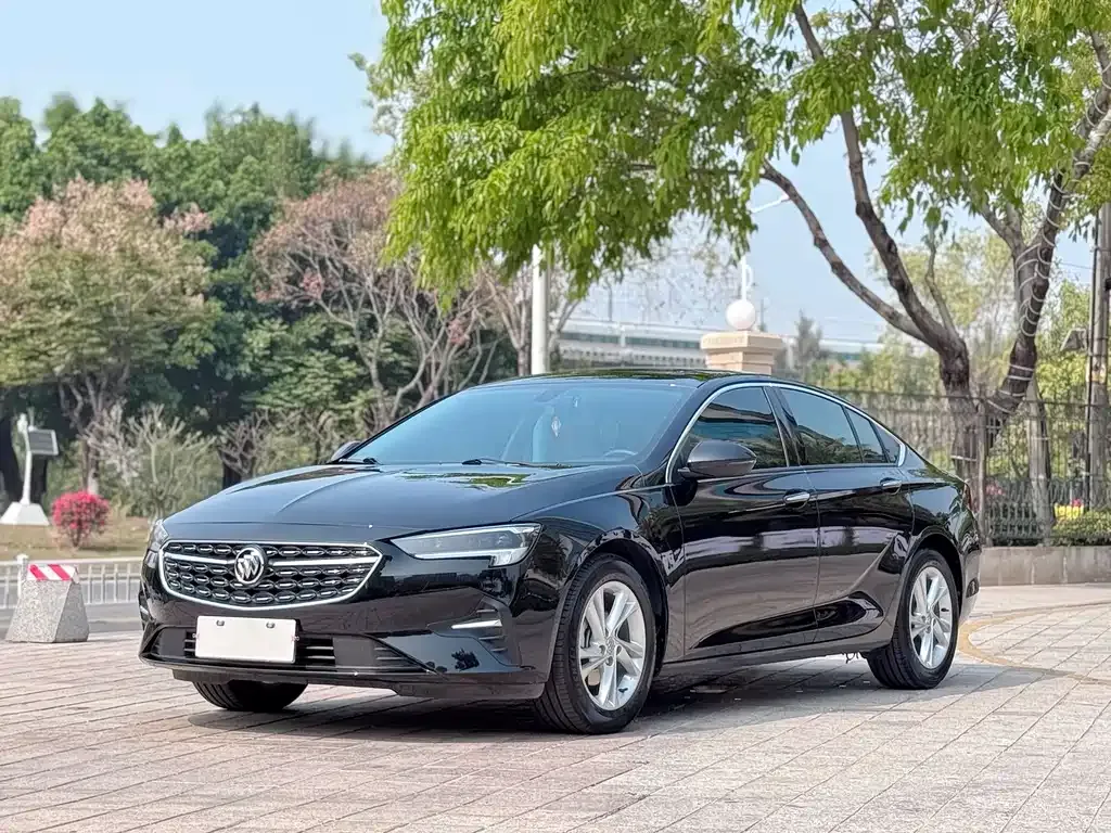 Buick Regal — фото 1