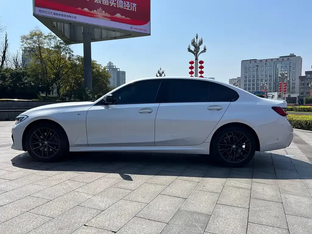 BMW 3 Series 2022 из CN, фото 9