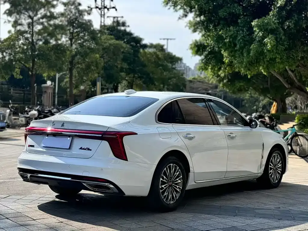 Hongqi H5 — фото 2