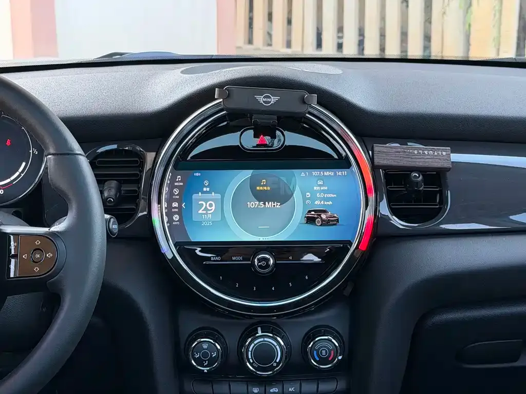 MINI Cooper (3-door) 2023 из CN, фото 6