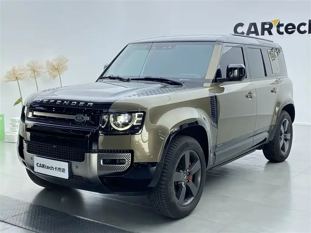 Land Rover Defender — фото 1