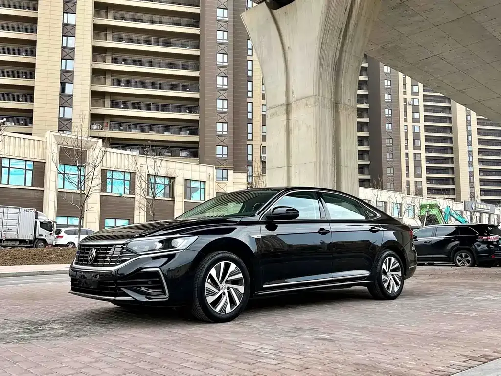 Volkswagen Passat New Energy — фото 9