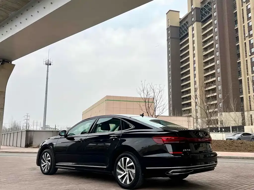 Volkswagen Passat New Energy — фото 8