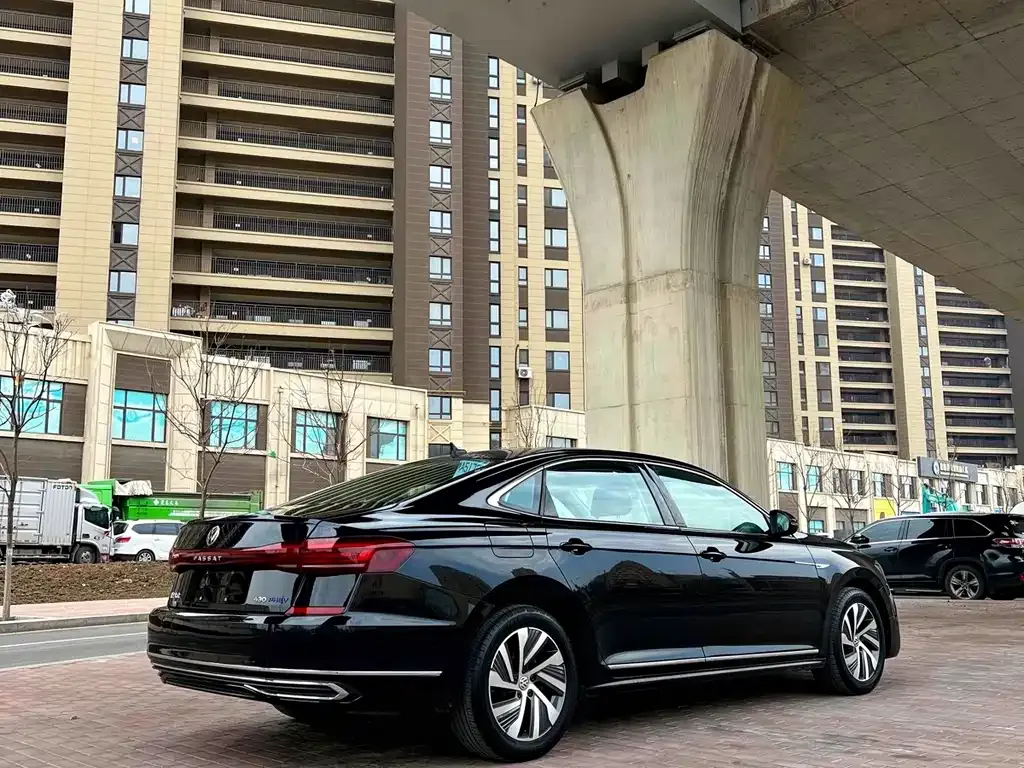 Volkswagen Passat New Energy — фото 6
