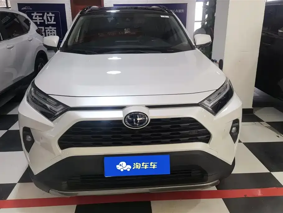Toyota RAV4 — фото 9