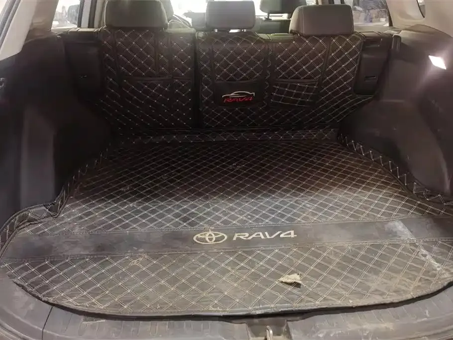 Toyota RAV4 — фото 5