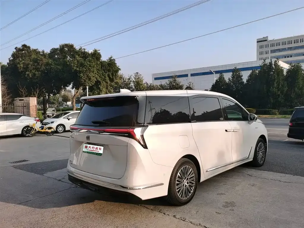 Buick GL8 Hybrid — фото 8
