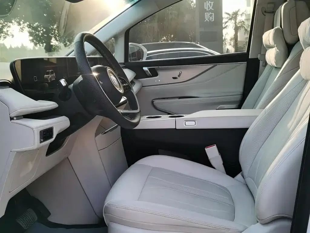 Buick GL8 Hybrid — фото 7