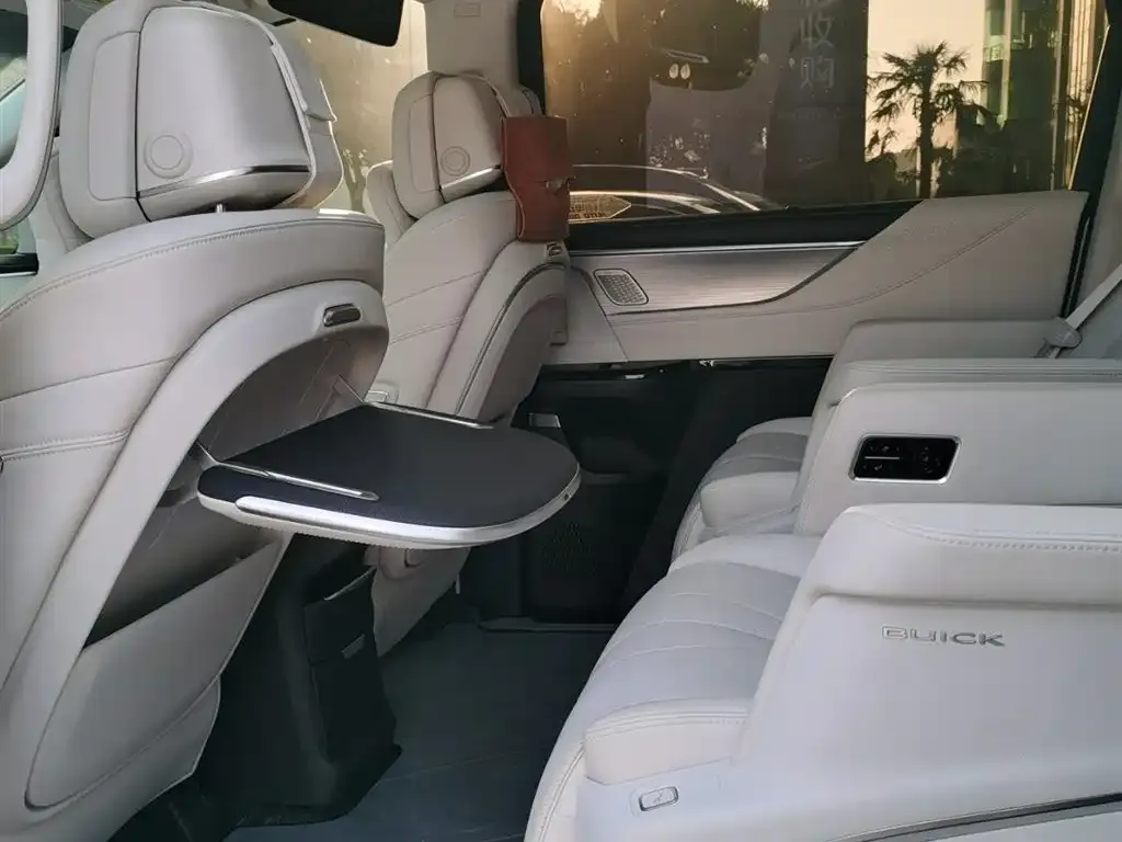 Buick GL8 Hybrid — фото 2
