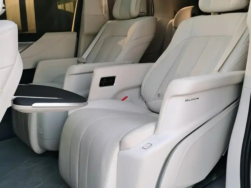 Buick GL8 Hybrid — фото 3