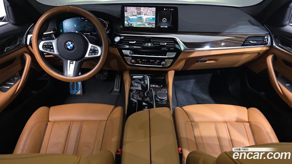 BMW 5-Series — фото 10
