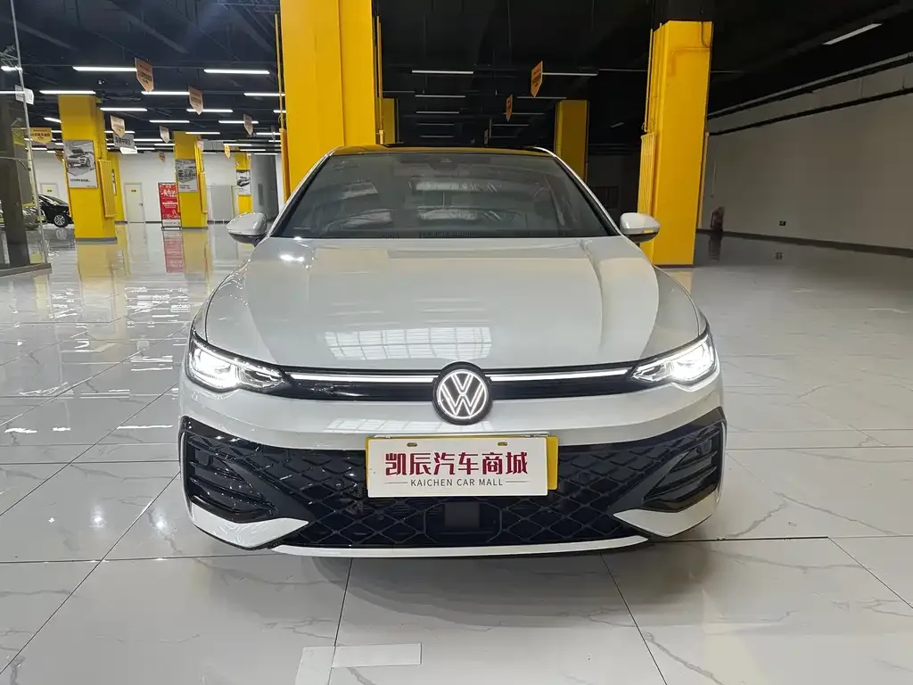 Volkswagen Golf 2025 из CN, фото 1