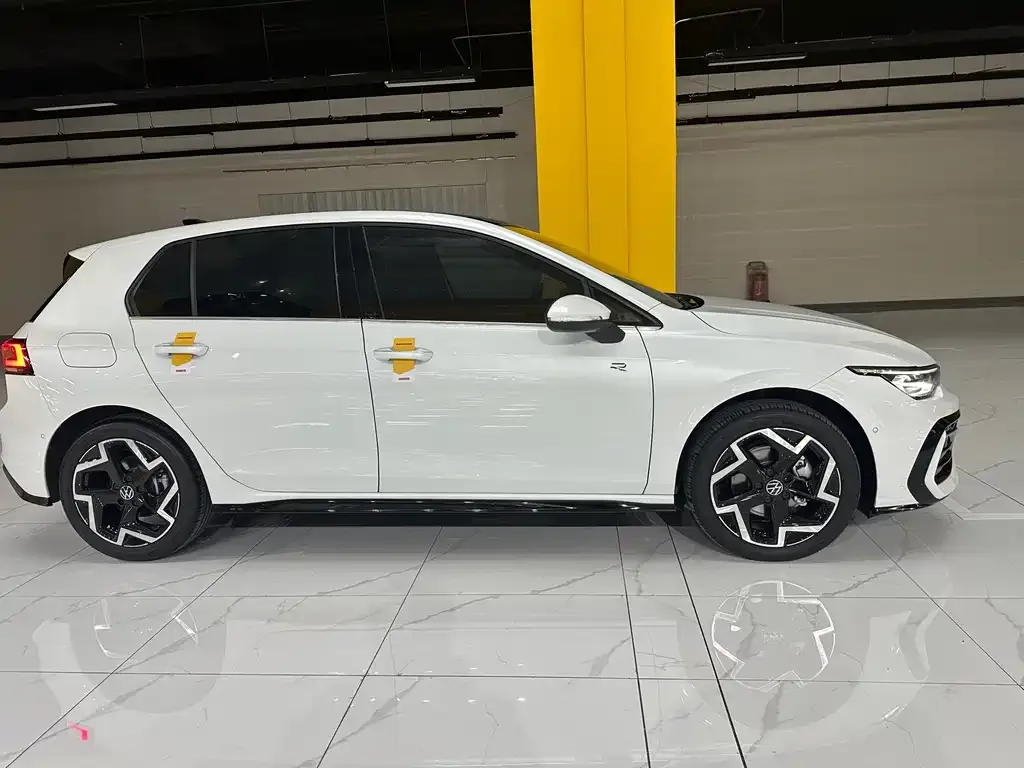 Volkswagen Golf 2025 из CN, фото 3