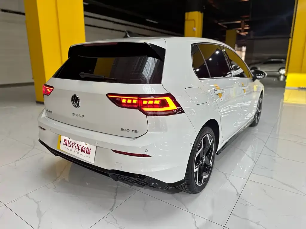 Volkswagen Golf 2025 из CN, фото 2